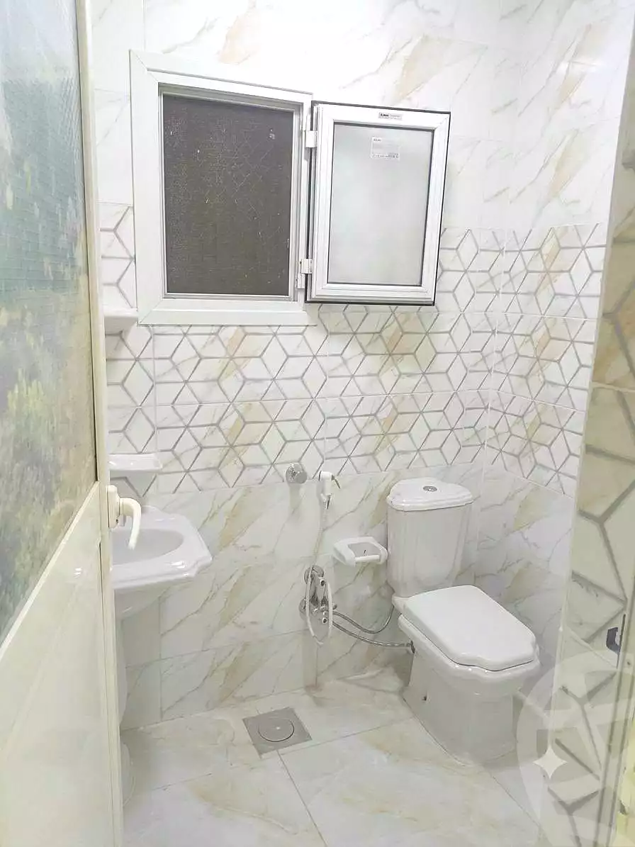 https://aqarmap.com.eg/en/listing/7273693-for-sale-alexandria-al-agamy-el-hanouvel-radwan-st