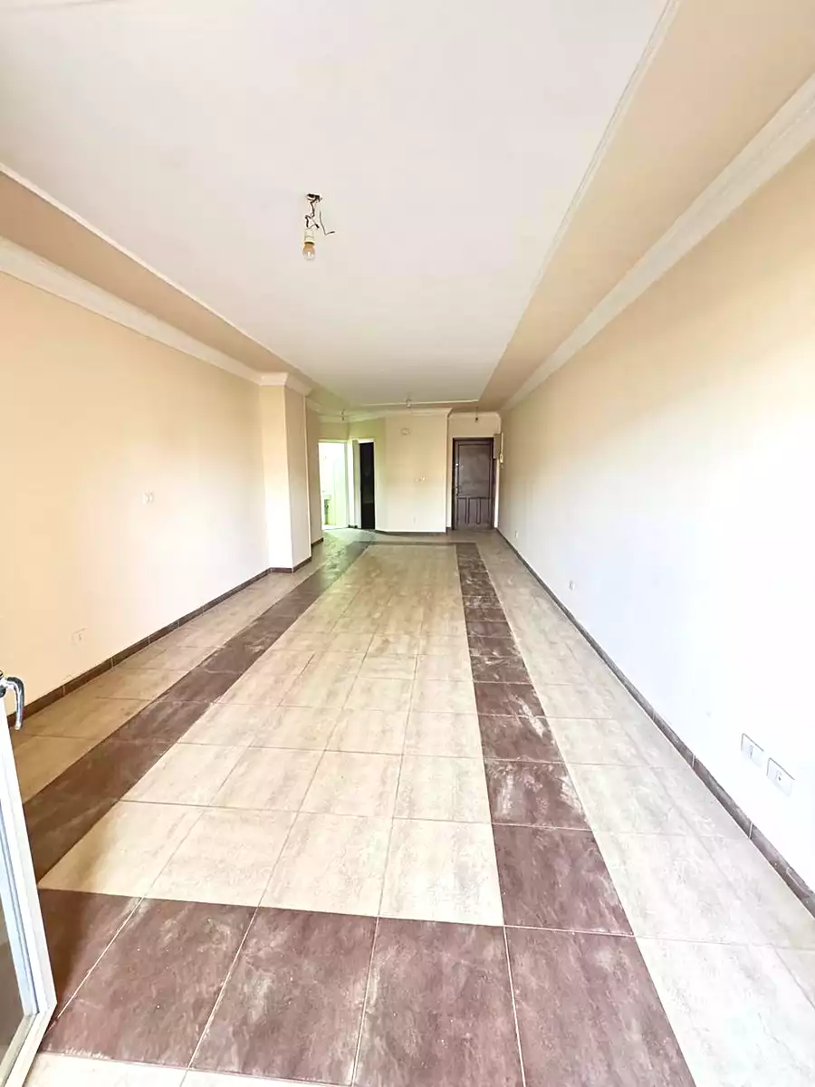 https://aqarmap.com.eg/ar/listing/7275811-for-sale-cairo-new-cairo-lrhb-city-phase-5-ibn-al-nafees-st