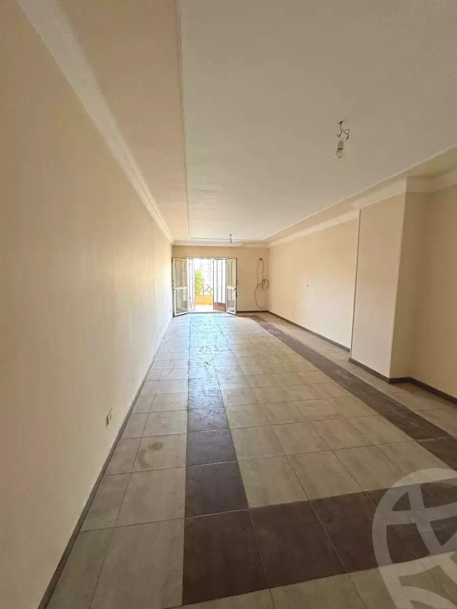 https://aqarmap.com.eg/ar/listing/7275811-for-sale-cairo-new-cairo-lrhb-city-phase-5-ibn-al-nafees-st