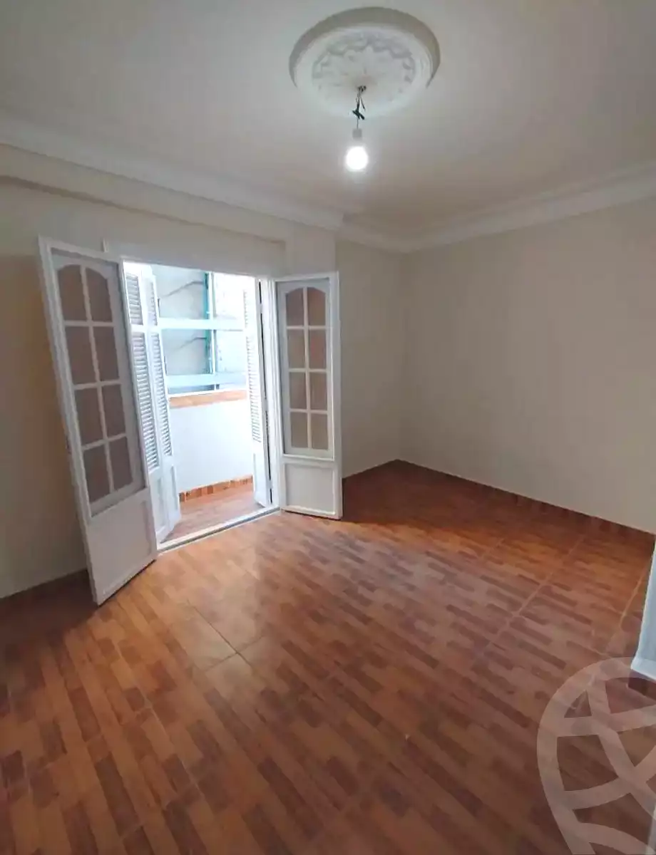 https://aqarmap.com.eg/en/listing/7275934-for-sale-alexandria-lsywf-el-falki