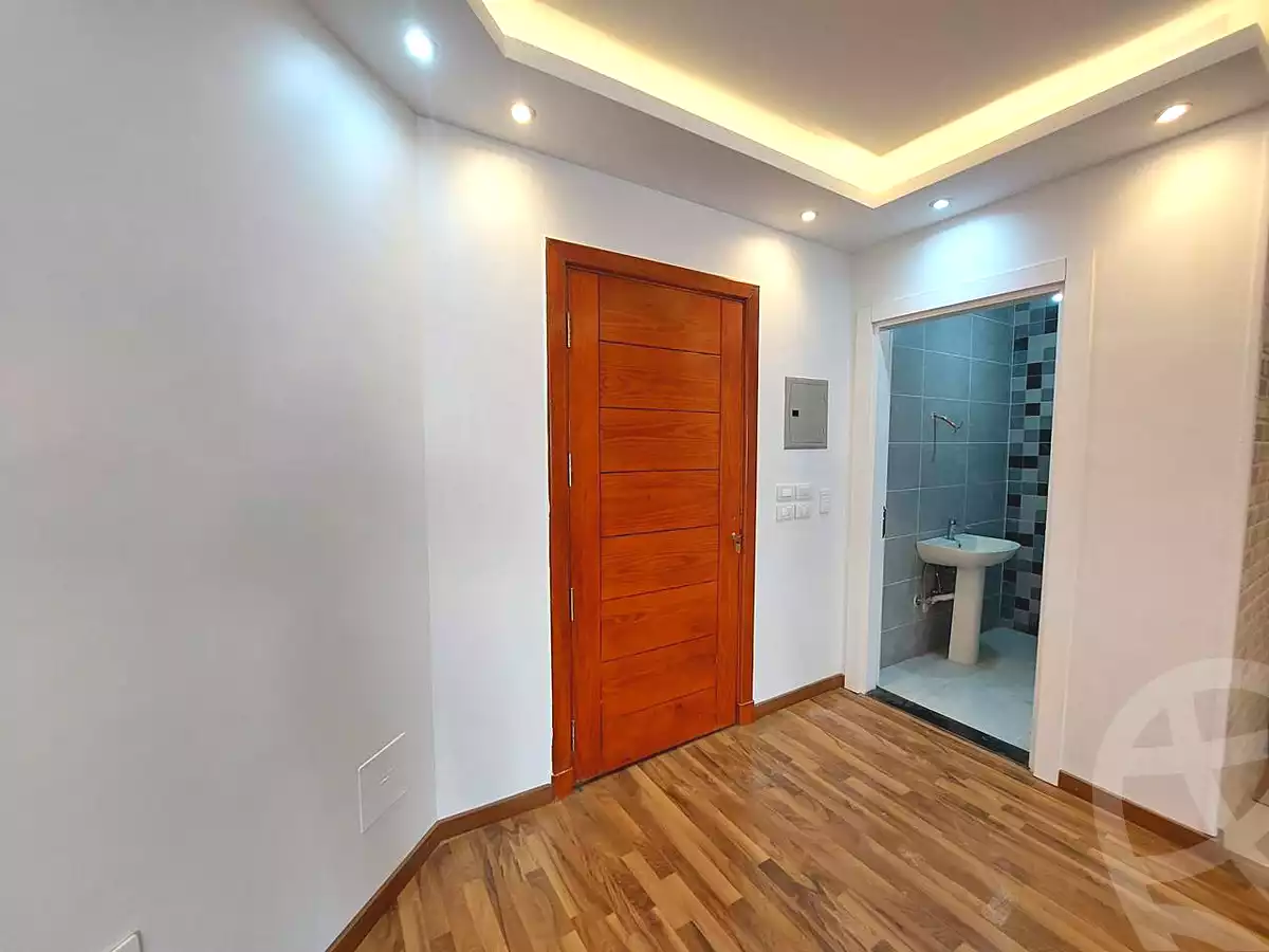 https://aqarmap.com.eg/ar/listing/7276908-for-sale-cairo-new-cairo-6th-settlement-compounds-hyde-park-central-compound