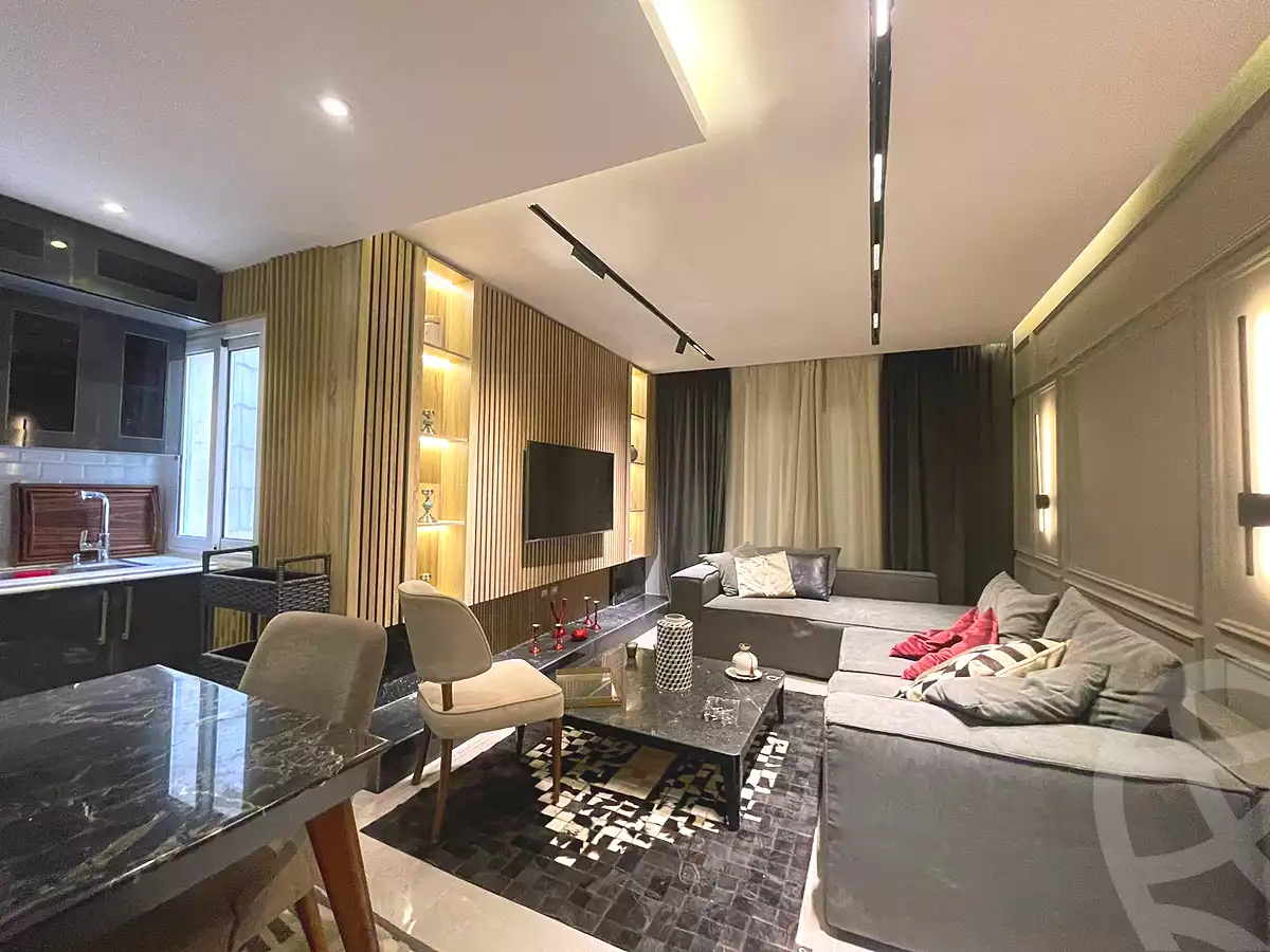 https://aqarmap.com.eg/ar/listing/7276926-for-sale-cairo-new-cairo-compounds-mountain-view-hyde-park