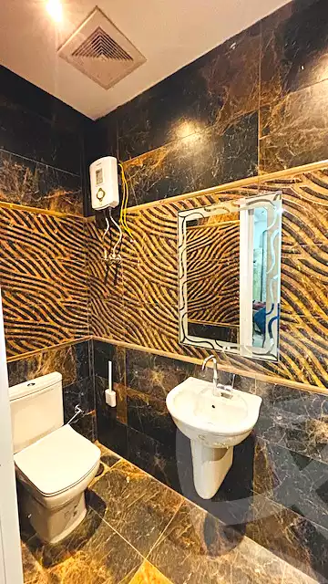 https://aqarmap.com.eg/ar/listing/7276914-for-sale-cairo-new-cairo-first-settlement-mhwr-mstfy-kml