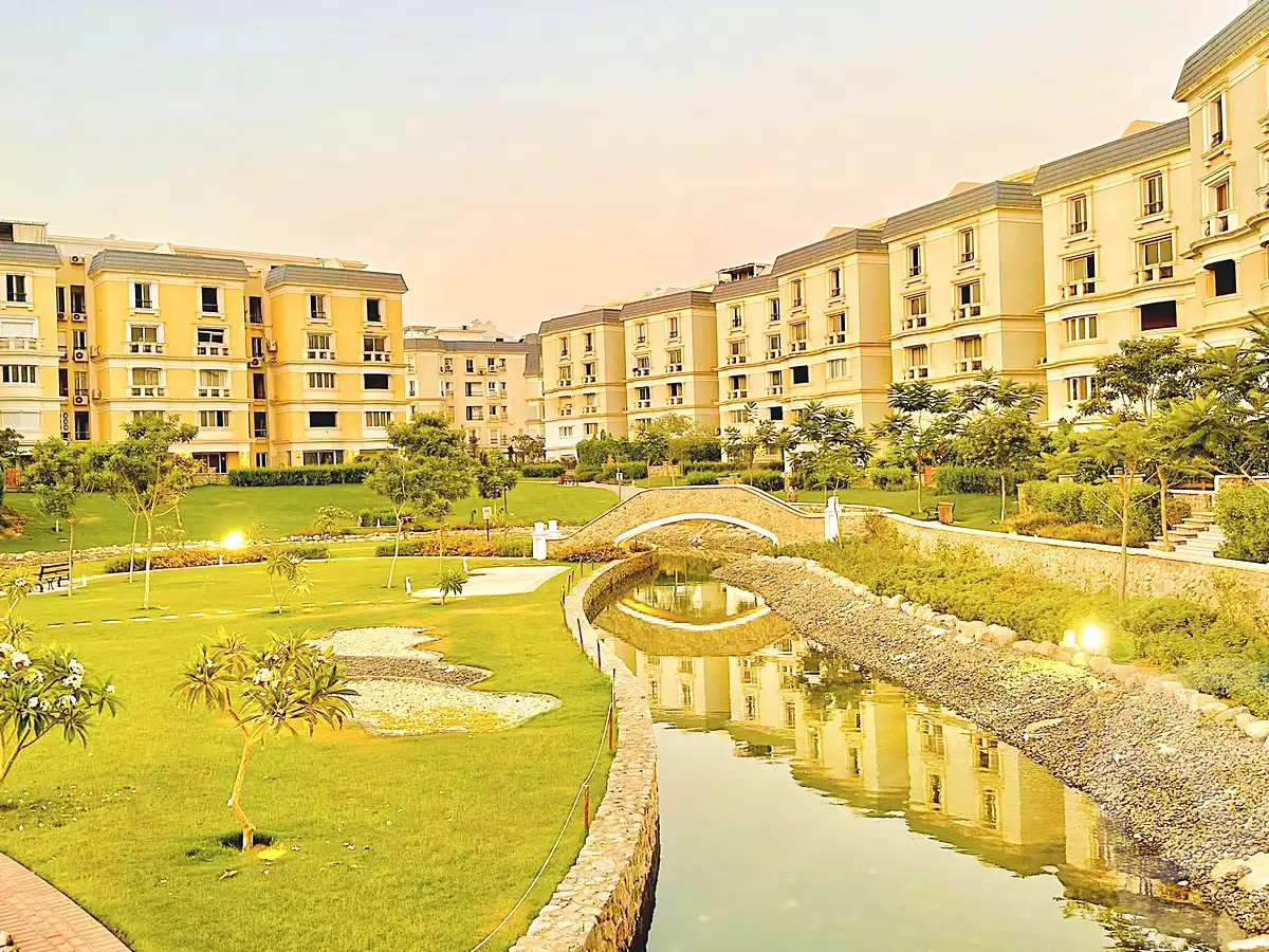 https://aqarmap.com.eg/ar/listing/7277238-for-sale-cairo-new-cairo-compounds-mountain-view1-1-compound