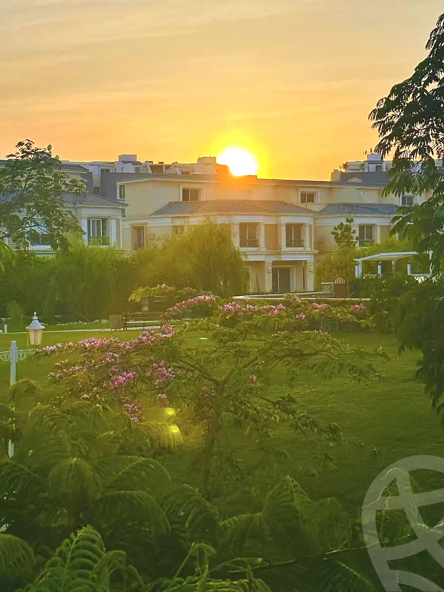 https://aqarmap.com.eg/en/listing/7277247-for-sale-cairo-new-cairo-compounds-mountain-view1-1-compound