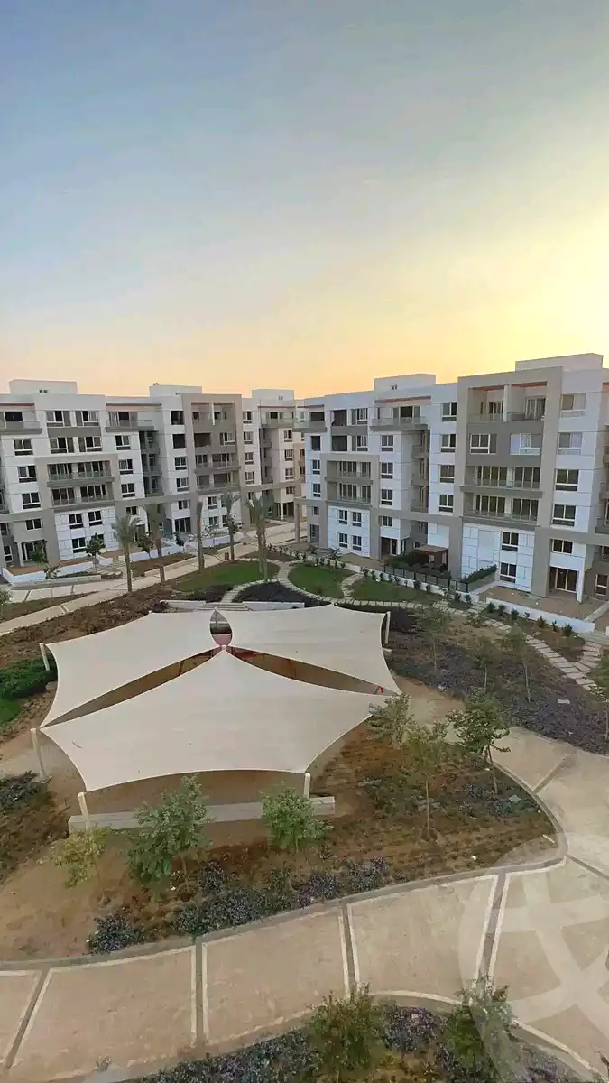 https://aqarmap.com.eg/ar/listing/7281790-for-sale-cairo-new-cairo-compounds-hyde-park-centre-ville-hyde-park