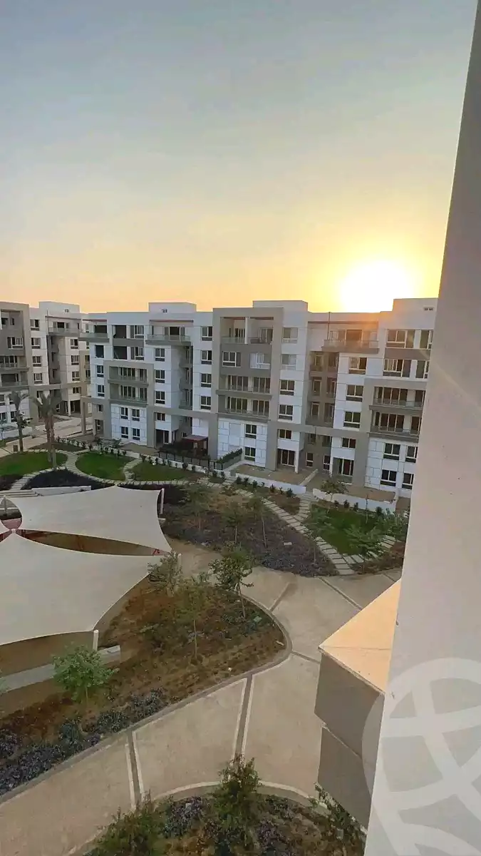 https://aqarmap.com.eg/en/listing/7281793-for-sale-cairo-new-cairo-compounds-hyde-park-hydeout-hyde-park