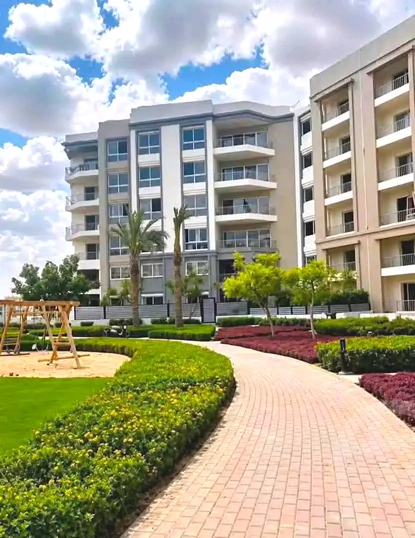 https://aqarmap.com.eg/ar/listing/7281798-for-sale-cairo-new-cairo-compounds-hyde-park-centre-ville-hyde-park