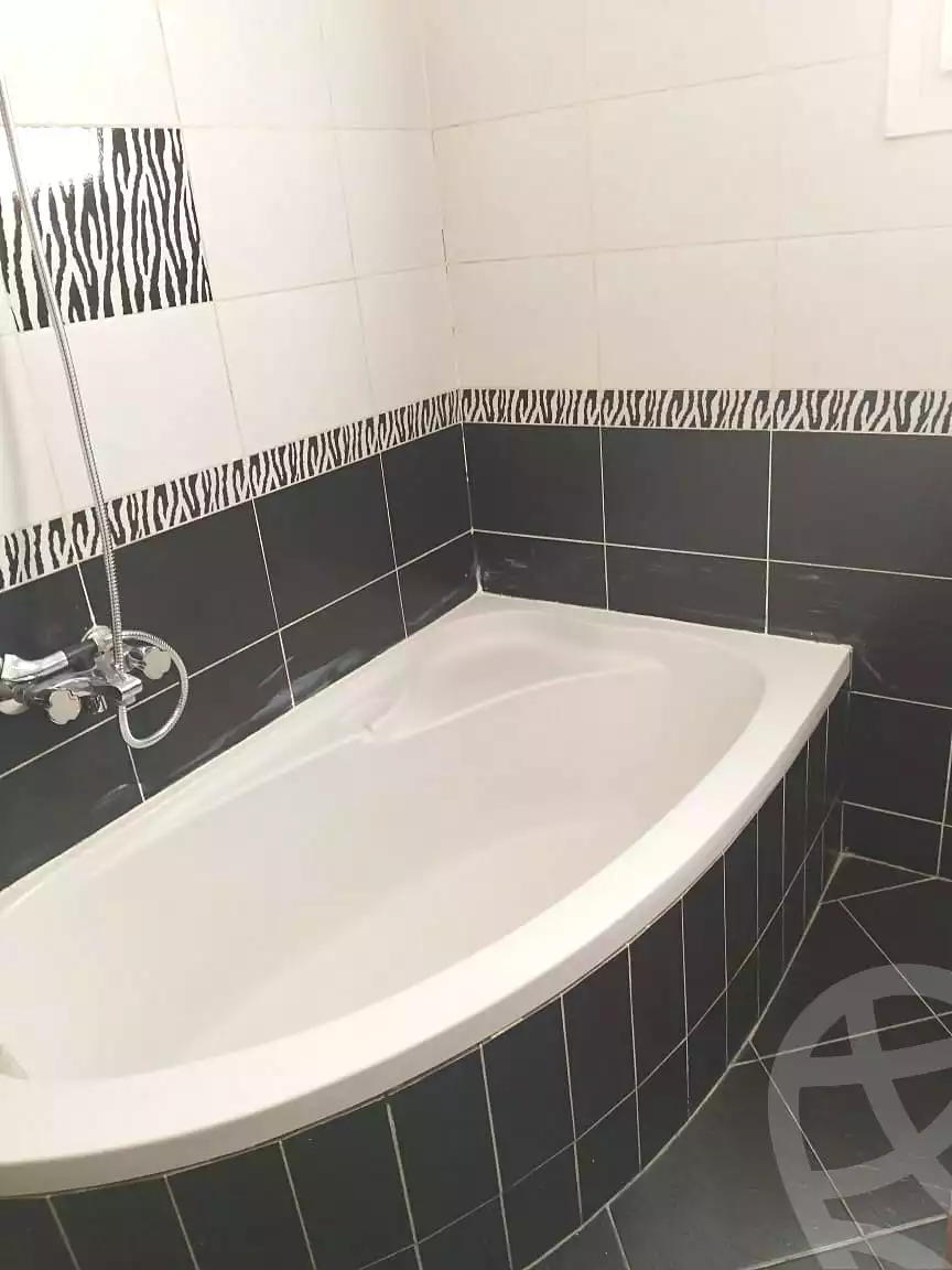 https://aqarmap.com.eg/ar/listing/7282585-for-rent-cairo-6th-of-october-el-hay-el-motamyz-fourth-touristic-village