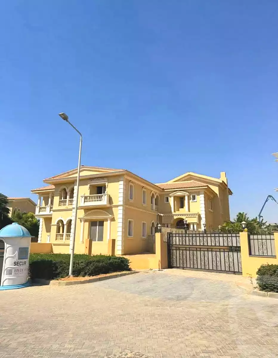 https://aqarmap.com.eg/ar/listing/7283176-for-sale-cairo-new-cairo-compounds-hyde-park-centre-ville-hyde-park