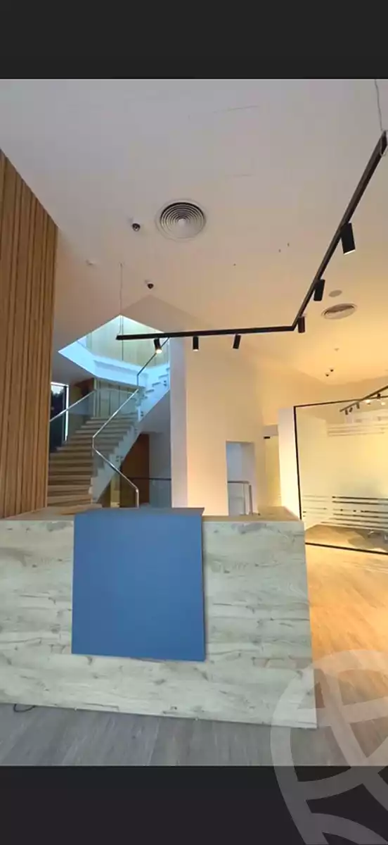 https://aqarmap.com.eg/ar/listing/7283300-for-rent-cairo-heliopolis-heliopolis-square-mohammed-farid-st