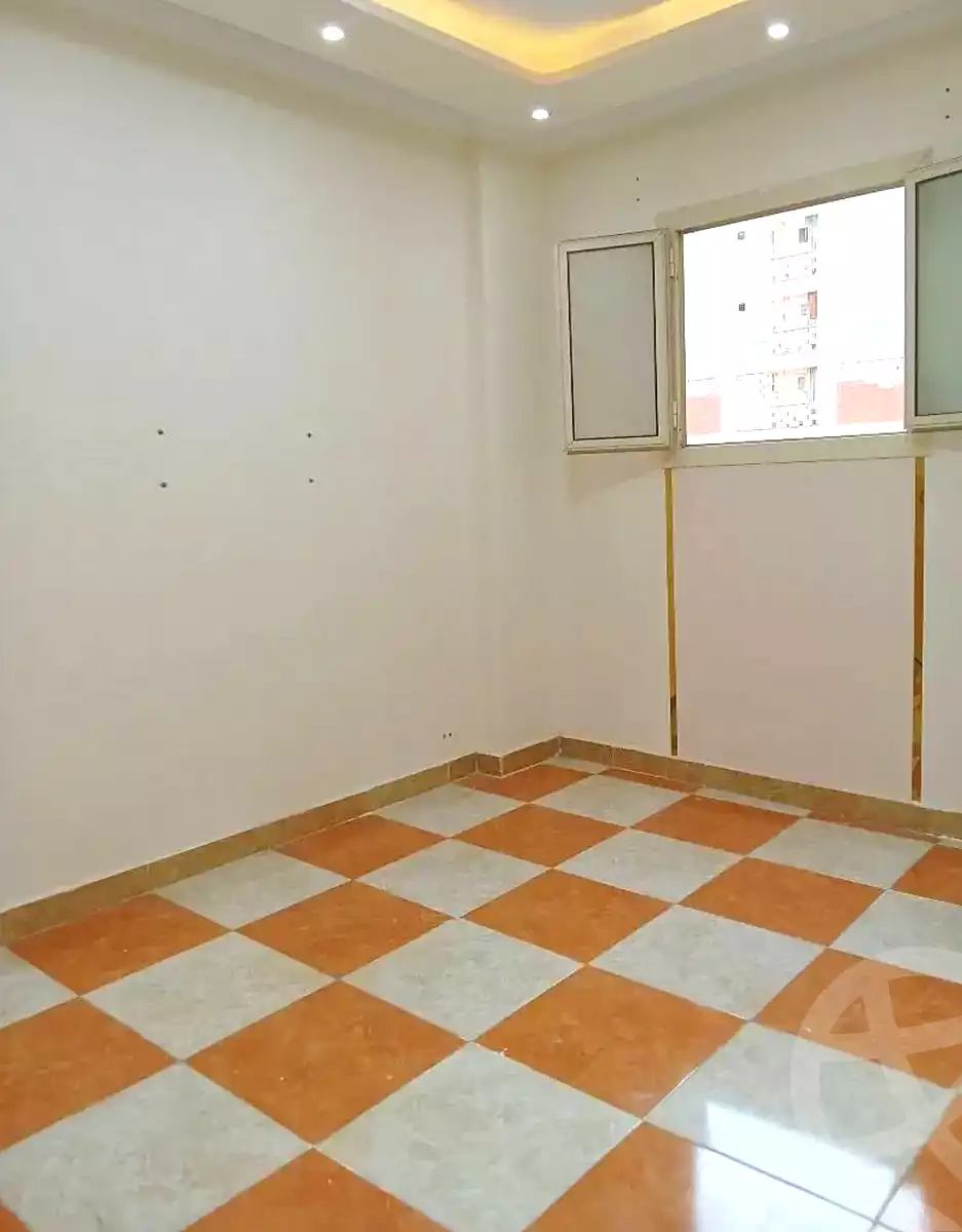 https://aqarmap.com.eg/ar/listing/7283420-for-sale-alexandria-el-asafra-shr-45
