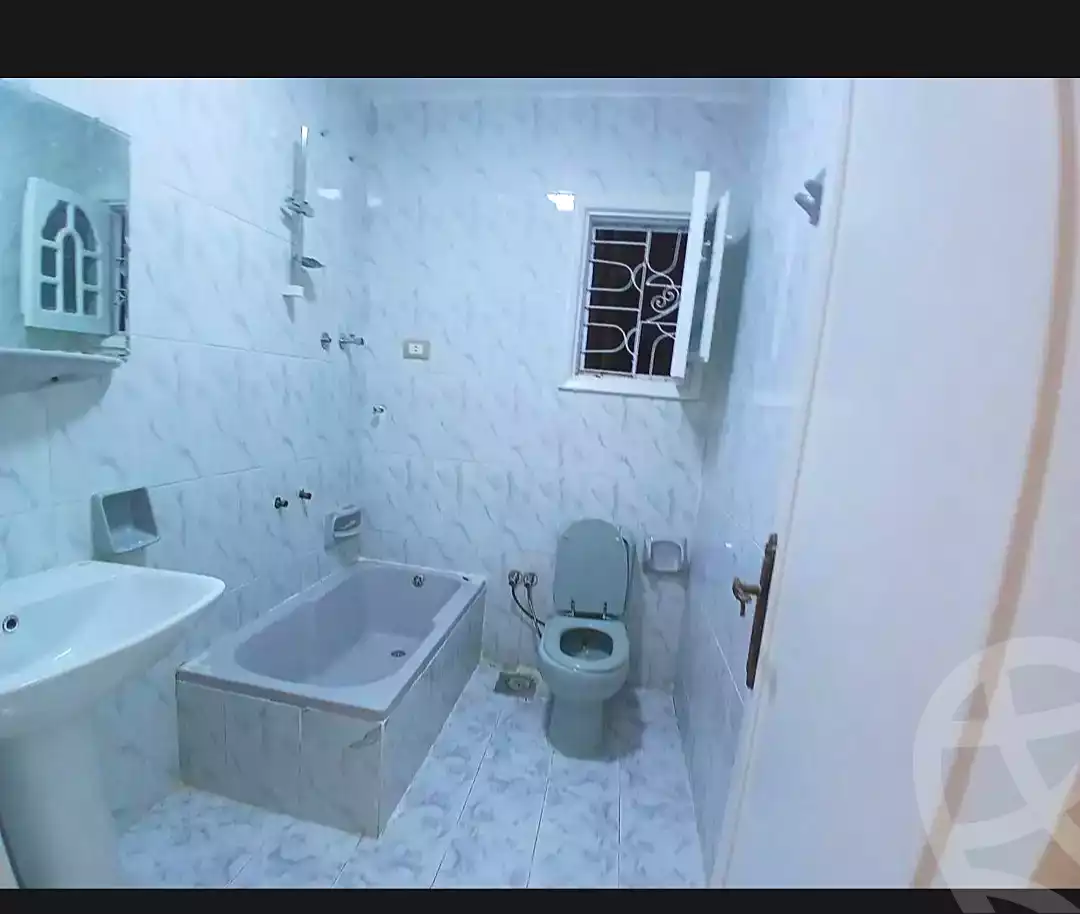 https://aqarmap.com.eg/en/listing/7284022-for-sale-alexandria-al-agamy-shataa-el-nakheel