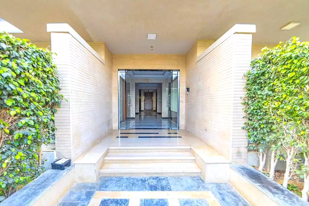 https://aqarmap.com.eg/en/listing/7285023-for-sale-cairo-new-cairo-compounds-galleria-moon-valley-compound-arabia