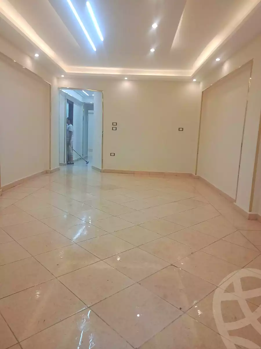 https://aqarmap.com.eg/ar/listing/7287343-for-sale-alexandria-al-agamy-el-hanouvel-radwan-st