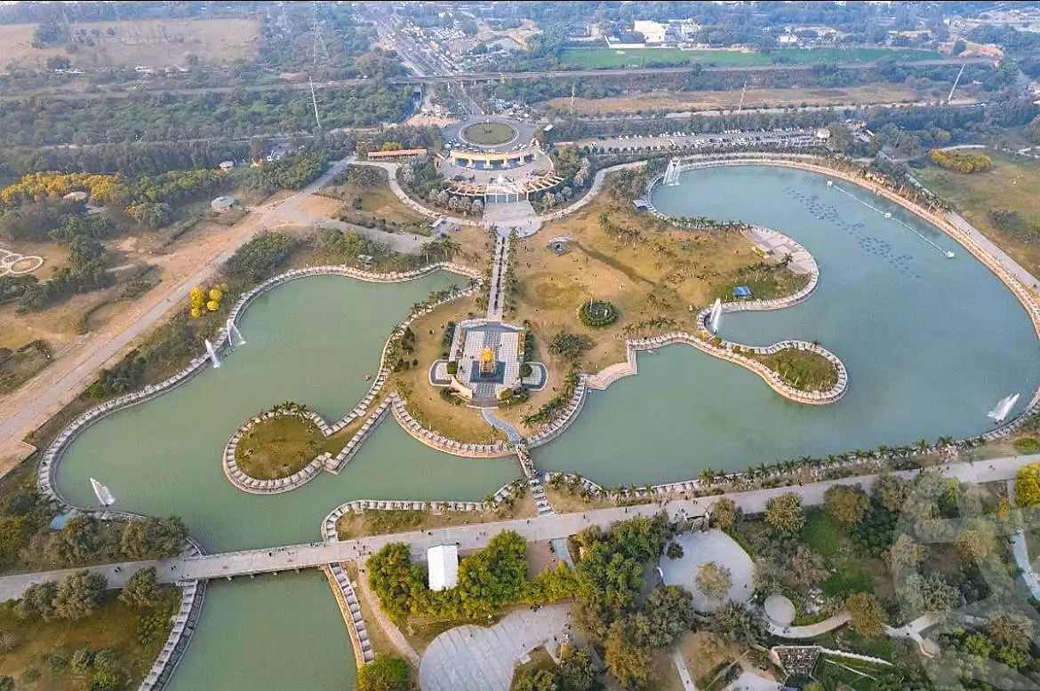 https://aqarmap.com.eg/en/listing/7287431-for-sale-cairo-new-cairo-compounds-sarai-taval-sarai