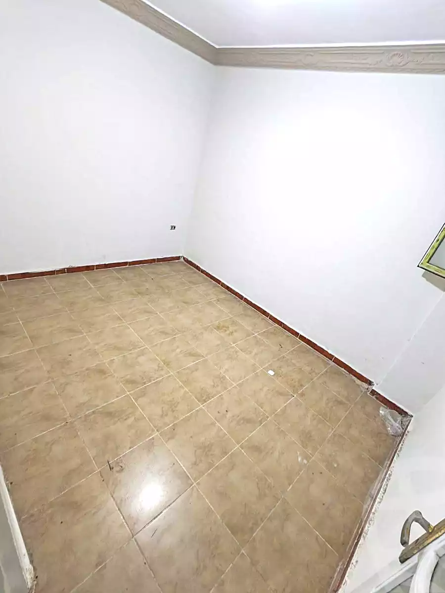 https://aqarmap.com.eg/ar/listing/7289169-for-sale-alexandria-al-agamy-el-hanouvel-radwan-st