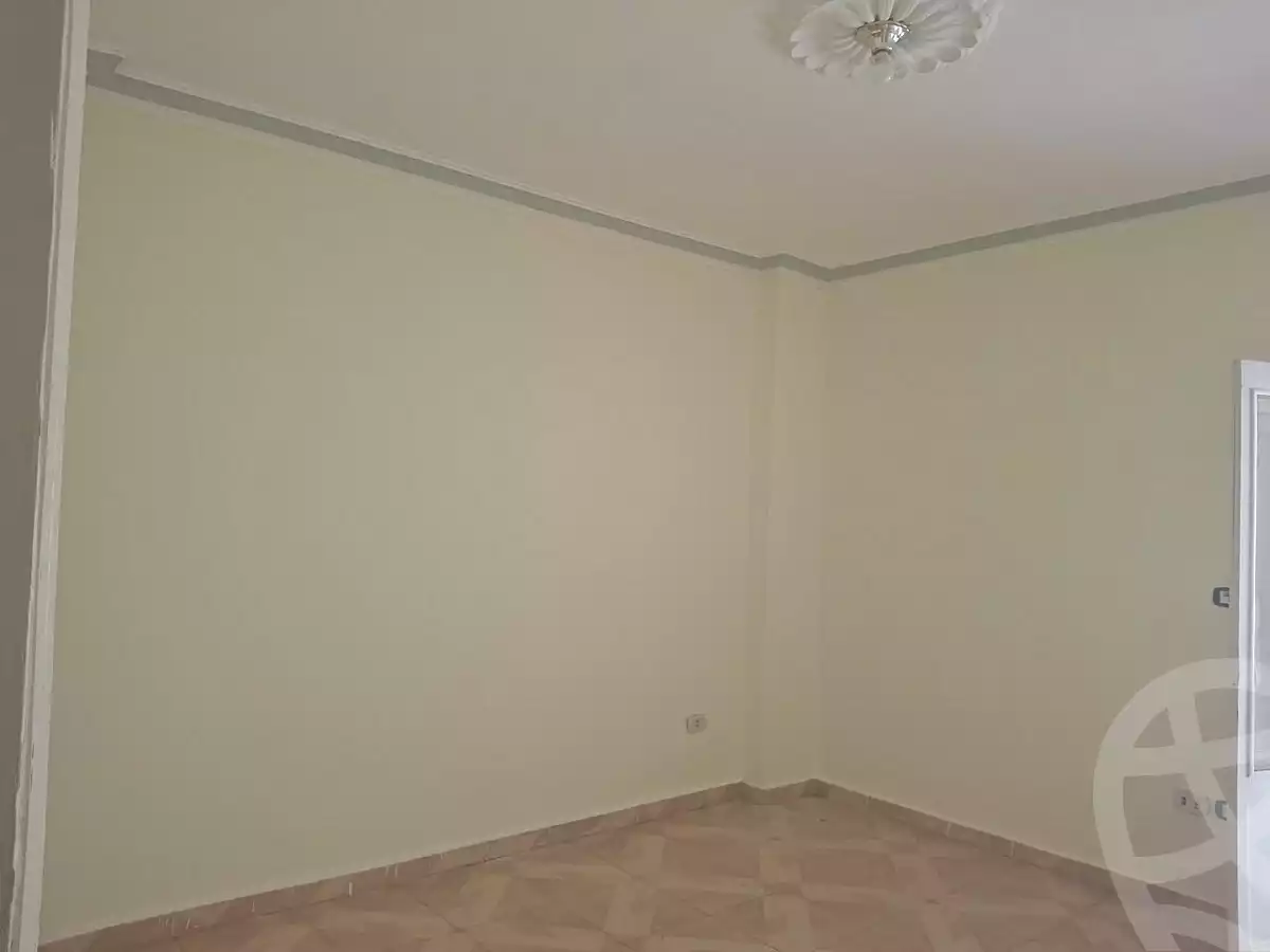 https://aqarmap.com.eg/ar/listing/7289885-for-sale-cairo-6th-of-october-el-ahyaa-neighborhood-3rd-street-7