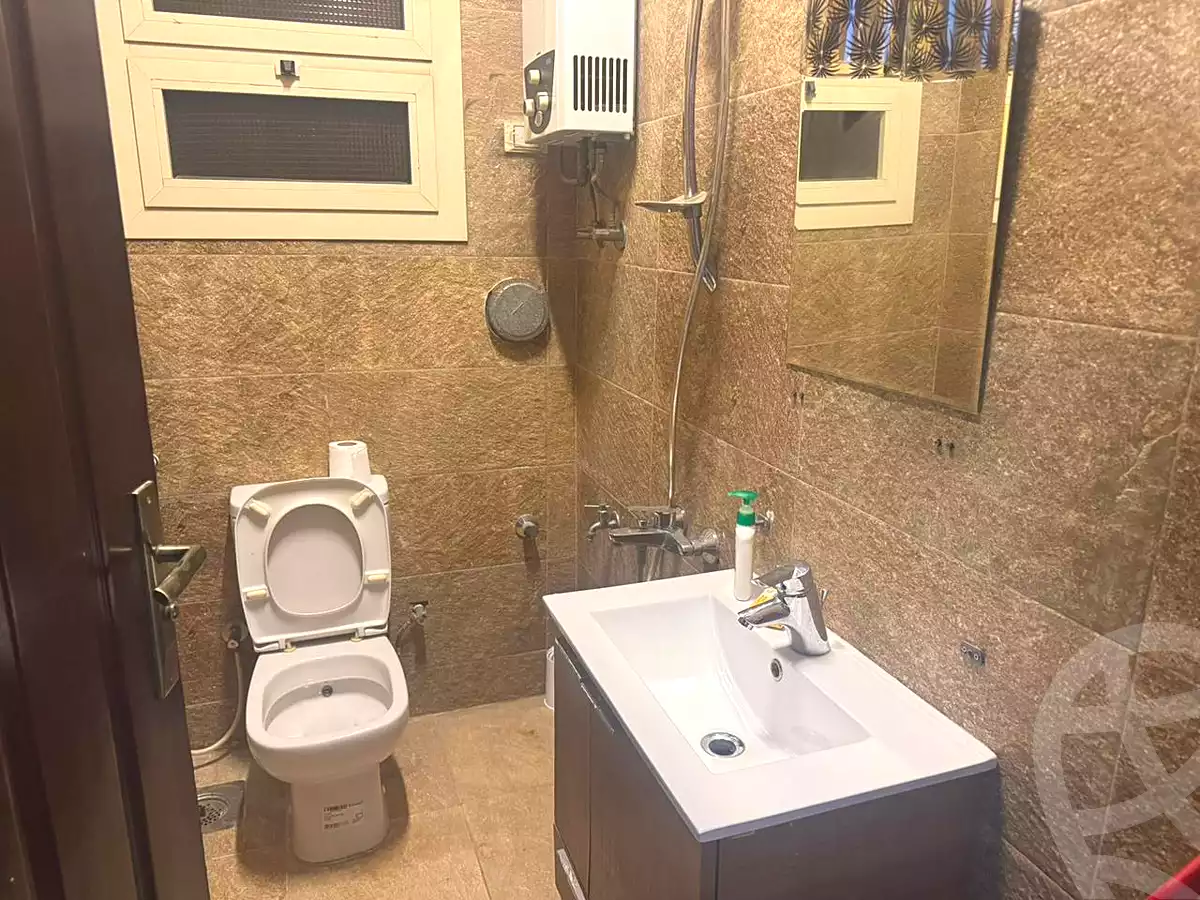https://aqarmap.com.eg/ar/listing/7289982-for-sale-cairo-el-sheikh-zayed-city-compounds-el-khamayel