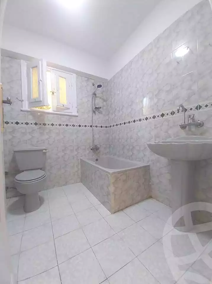 https://aqarmap.com.eg/ar/listing/7290425-for-sale-alexandria-al-agamy-shataa-el-nakheel
