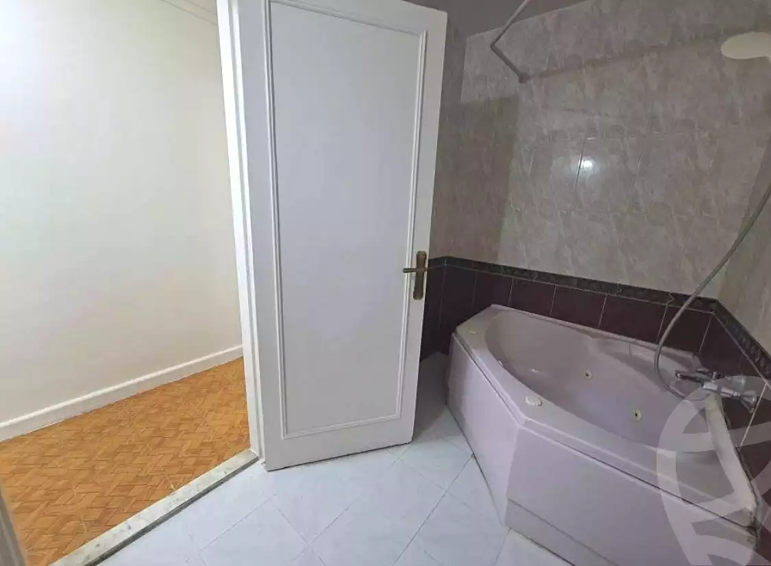 https://aqarmap.com.eg/ar/listing/7291666-for-rent-alexandria-kafr-abdo