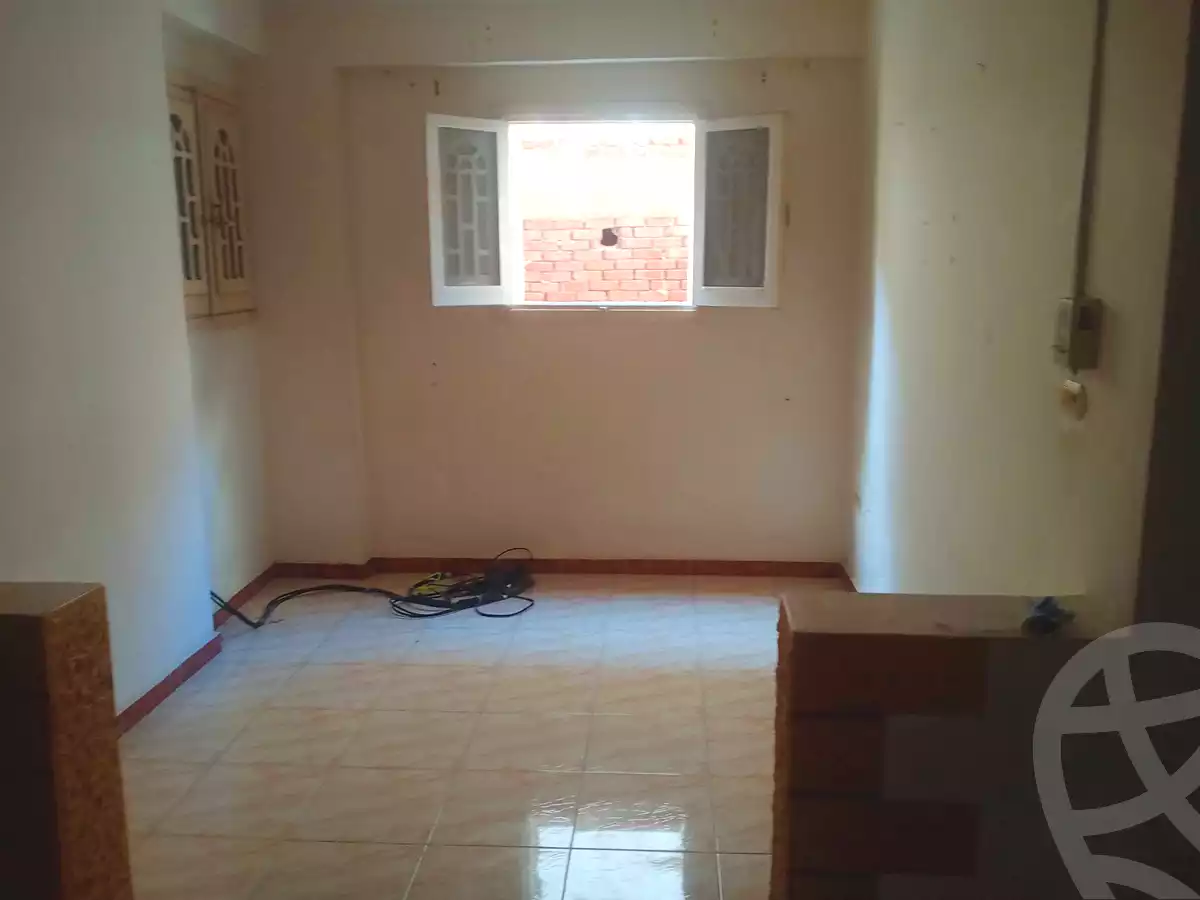 https://aqarmap.com.eg/ar/listing/7292276-for-sale-alexandria-al-agamy-bw-ywsf-hosni-mubarak-st