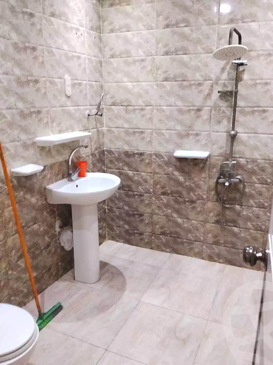 https://aqarmap.com.eg/ar/listing/7292281-for-rent-alexandria-al-agamy-el-hanouvel-el-warsha-st
