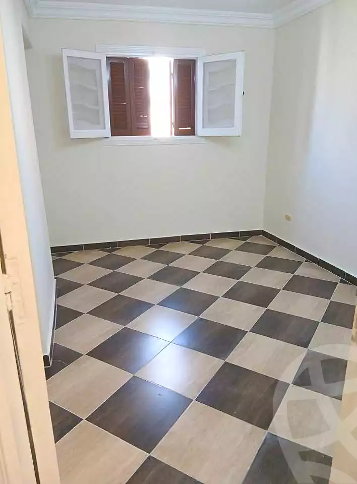 https://aqarmap.com.eg/ar/listing/7293040-for-sale-alexandria-el-asafra-shr-45