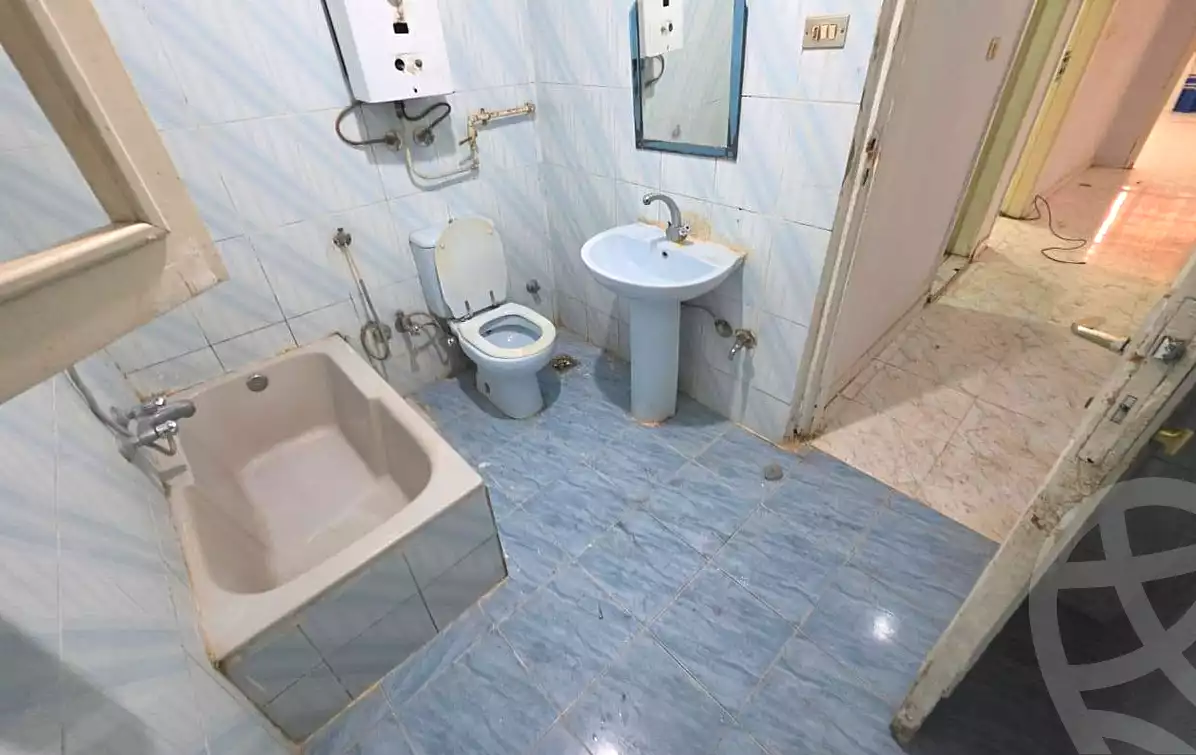 https://aqarmap.com.eg/ar/listing/7294052-for-sale-cairo-ain-shams-ain-shams-el-sharkia