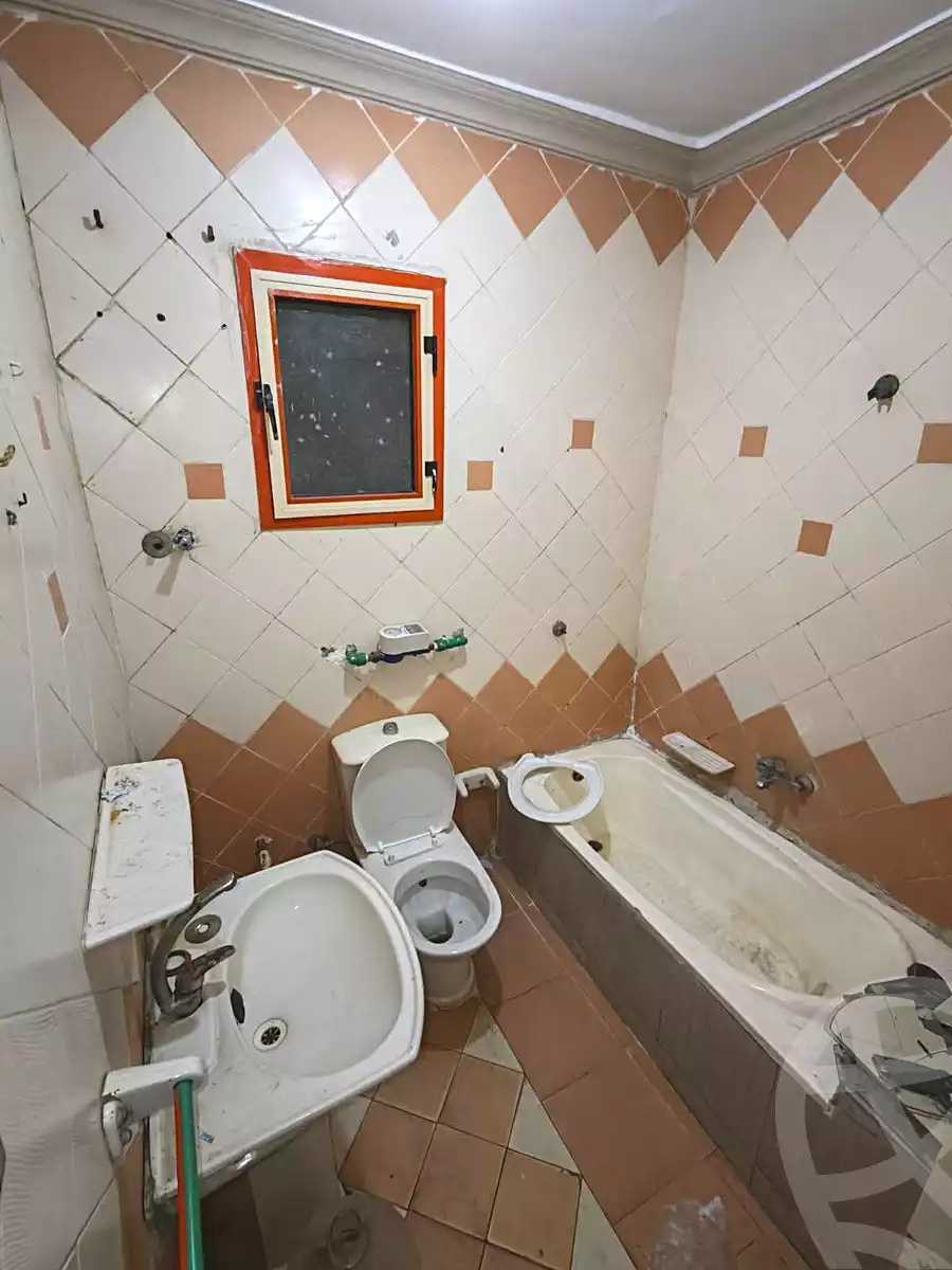 https://aqarmap.com.eg/en/listing/7294098-for-sale-alexandria-al-agamy-el-hanouvel-radwan-st