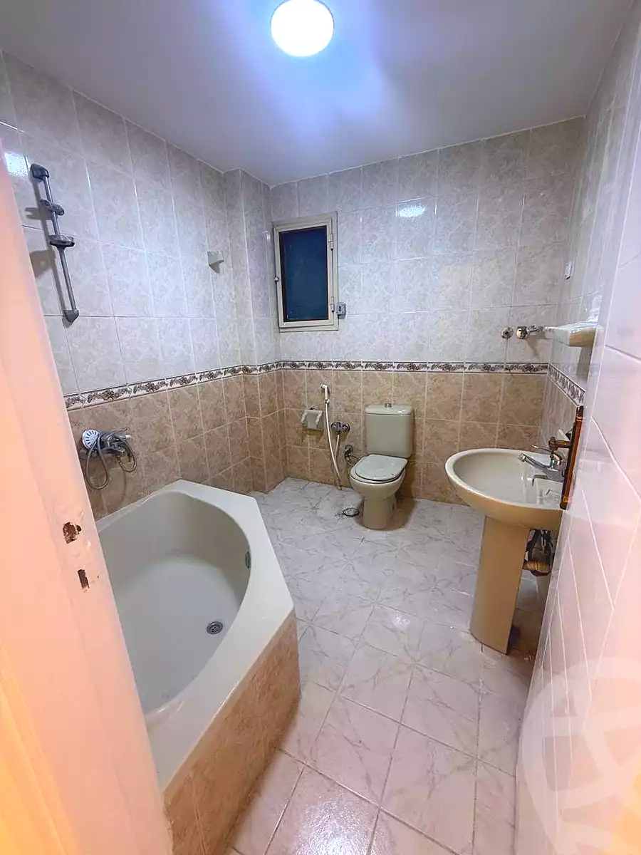 https://aqarmap.com.eg/en/listing/7294138-for-sale-alexandria-sydy-bshr-sydy-bshr-bhry-shr-khld-bn-lwlyd
