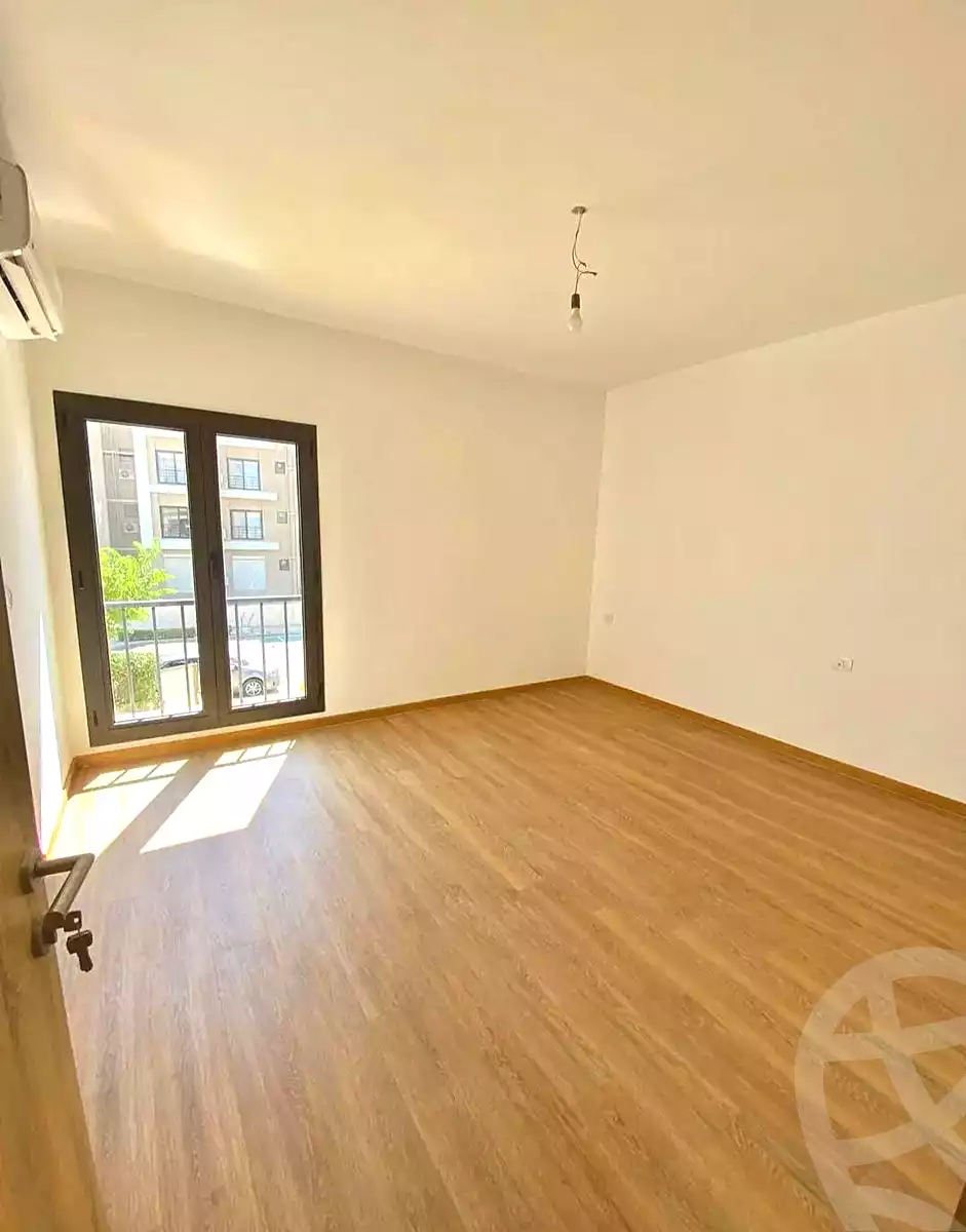 1 BR Apartment in Fifth Square Al Marasem, photo 10 of 12