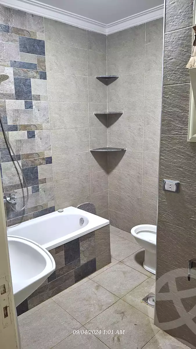 https://aqarmap.com.eg/ar/listing/7294606-for-sale-cairo-el-haram-el-maryotya-nazlet-el-seesy-st