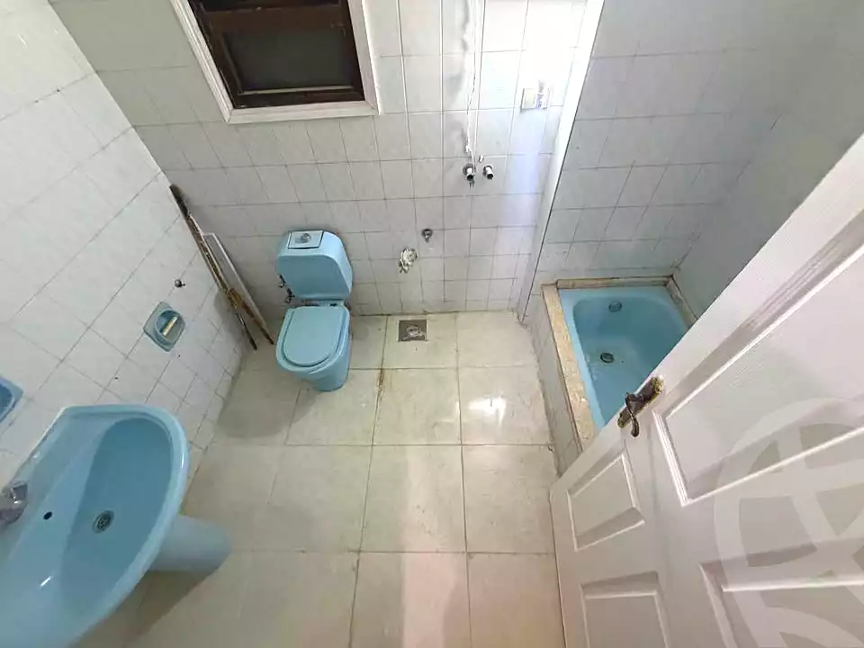 https://aqarmap.com.eg/ar/listing/7295447-for-rent-alexandria-ganaklis