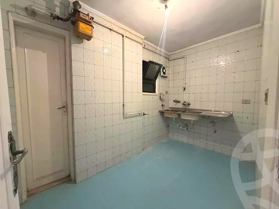 https://aqarmap.com.eg/ar/listing/7295447-for-rent-alexandria-ganaklis
