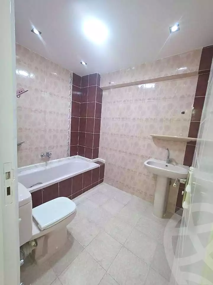 https://aqarmap.com.eg/ar/listing/7295975-for-sale-alexandria-sydy-bshr-sydy-bshr-bhry-shr-mhmd-njyb