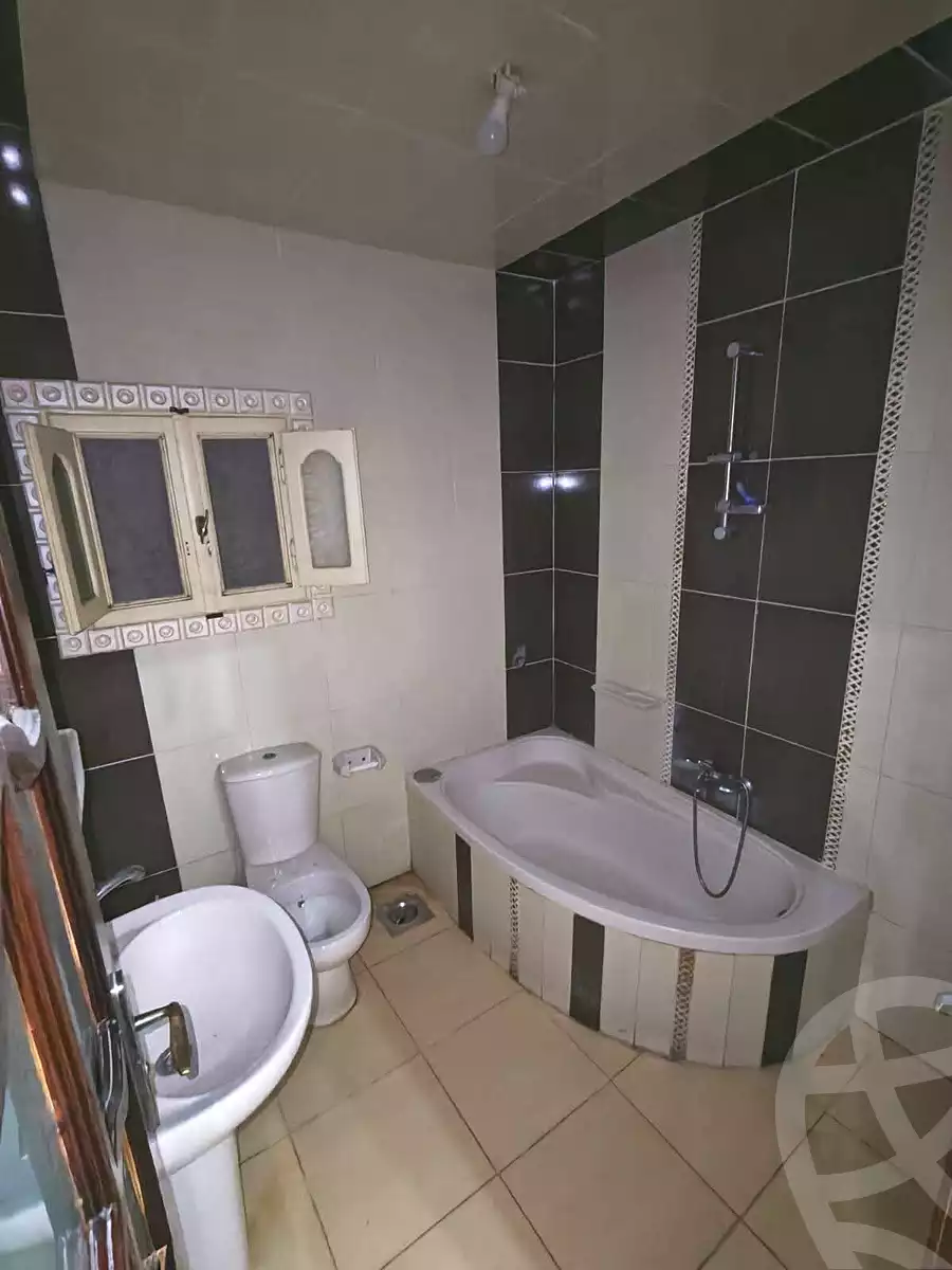 https://aqarmap.com.eg/en/listing/7296884-for-sale-alexandria-al-agamy-el-hanouvel-kasr-al-quiri-st-1