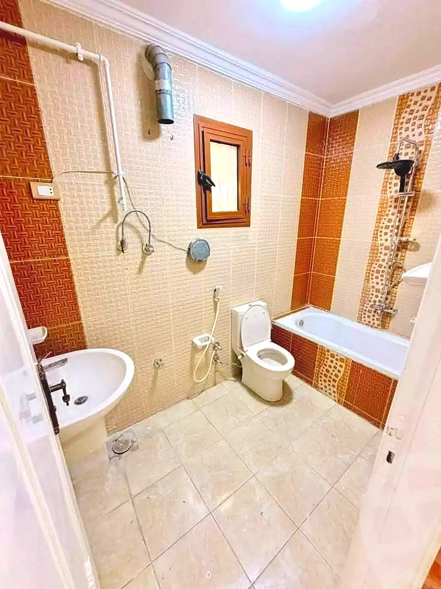 https://aqarmap.com.eg/ar/listing/7296973-for-sale-alexandria-al-agamy-el-hanouvel