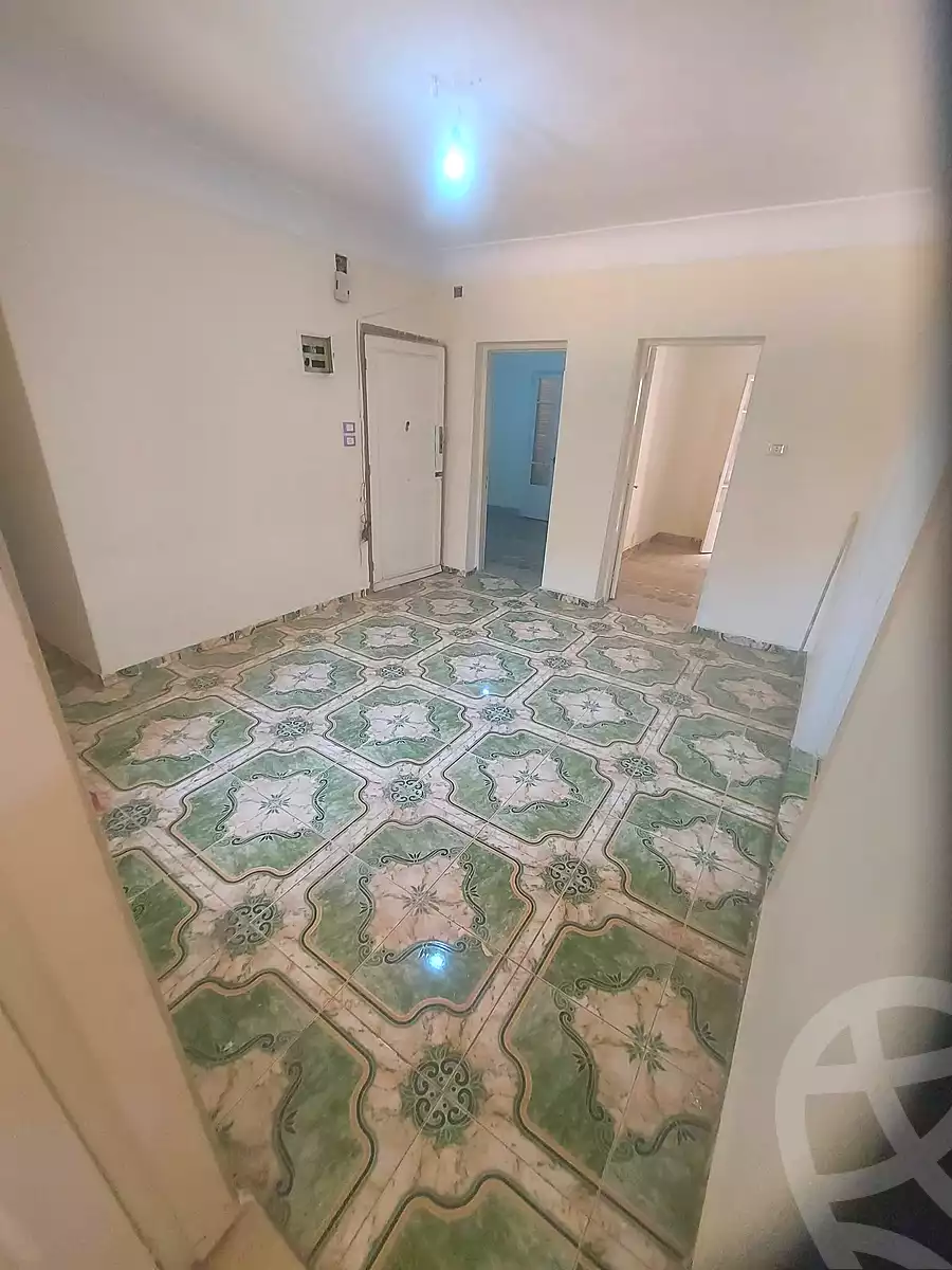 https://aqarmap.com.eg/ar/listing/7297627-for-sale-cairo-helwan-ahmed-enci-st