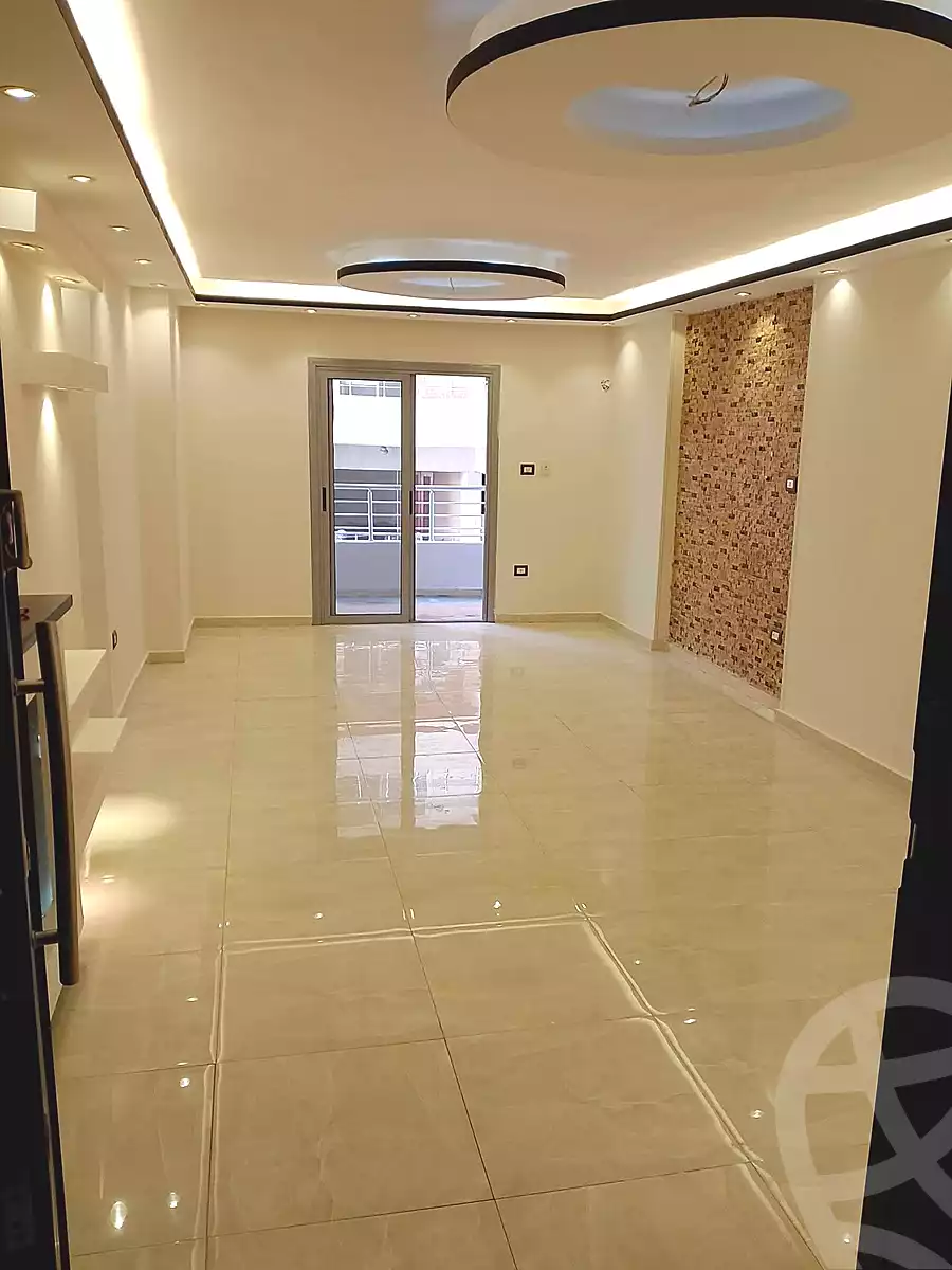 https://aqarmap.com.eg/ar/listing/7299240-for-sale-alexandria-sydy-bshr-sydy-bshr-bhry-shr-khld-bn-lwlyd