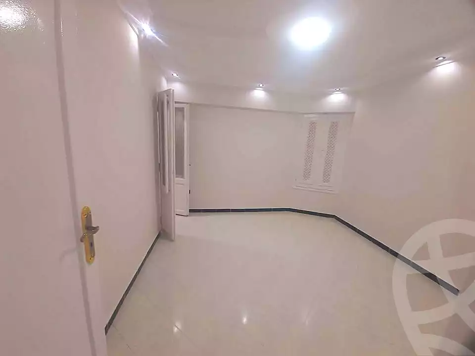 https://aqarmap.com.eg/ar/listing/7299444-for-sale-alexandria-al-agamy-shataa-el-nakheel