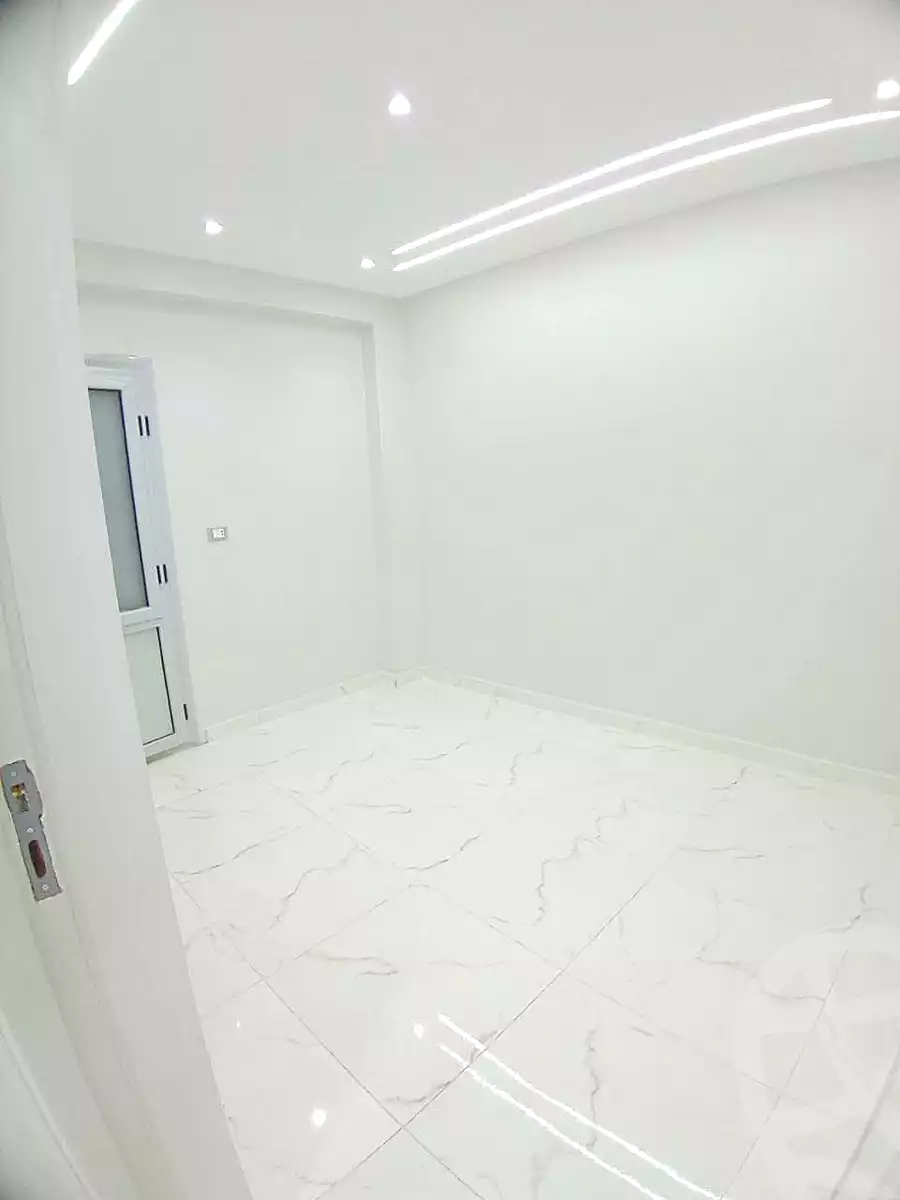 https://aqarmap.com.eg/en/listing/7300304-for-sale-alexandria-moharram-bey-kanal-al-mahmoudeya-al-bahri-st