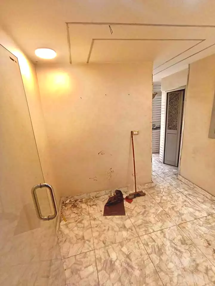 https://aqarmap.com.eg/ar/listing/7301242-for-rent-alexandria-alexandria-marsa-matrouh-rd