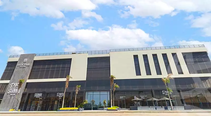 https://aqarmap.com.eg/ar/listing/7302895-for-sale-cairo-new-cairo-compounds-hyde-park-business-district