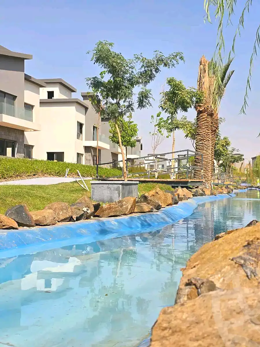 https://aqarmap.com.eg/ar/listing/7303081-for-sale-cairo-new-cairo-compounds-kmbwnd-kryk-twn-il-cazar