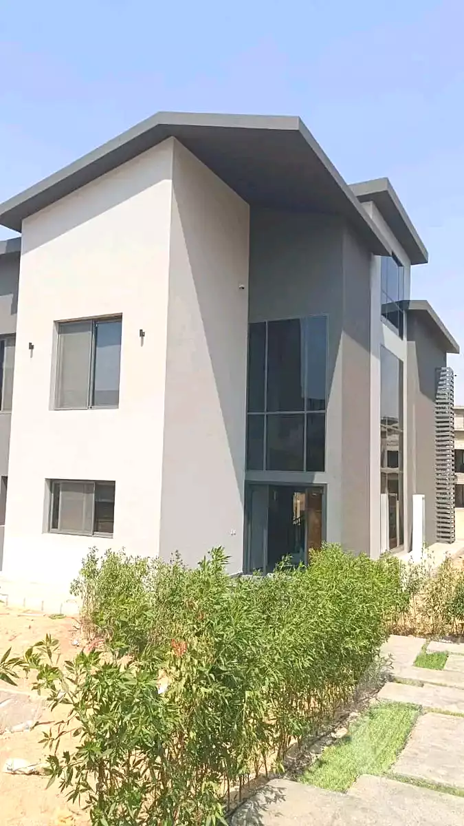 https://aqarmap.com.eg/en/listing/7303116-for-sale-cairo-new-cairo-compounds-kmbwnd-kryk-twn-il-cazar