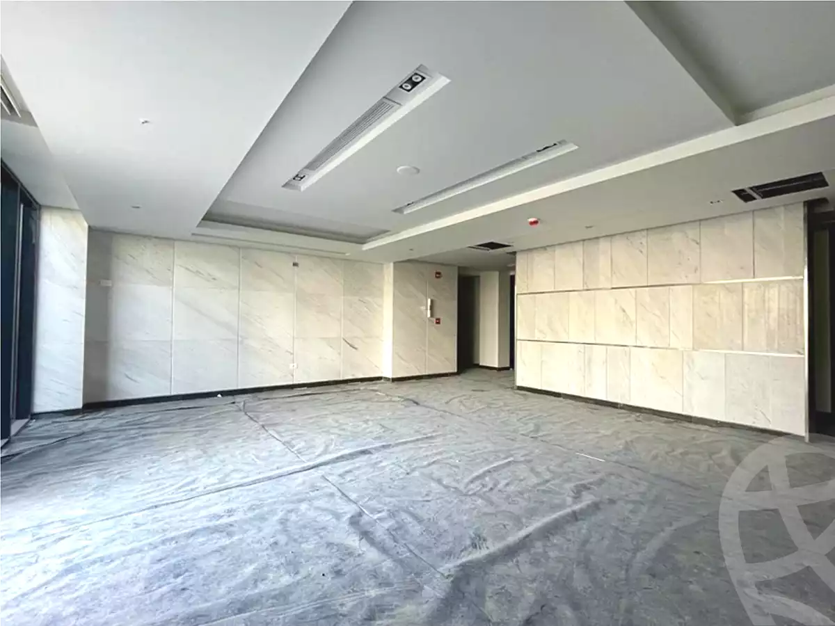 https://aqarmap.com.eg/ar/listing/7303141-for-sale-cairo-new-cairo-compounds-hyde-park-business-district