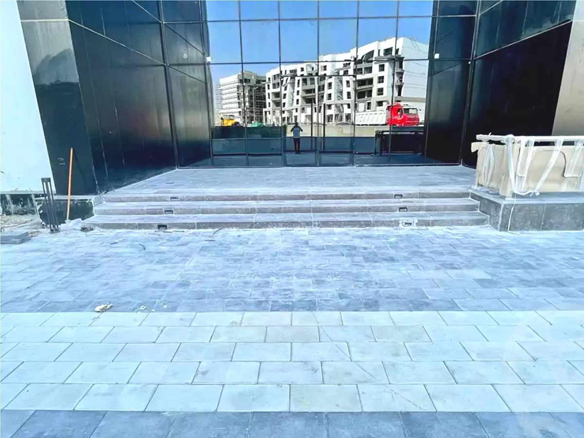 https://aqarmap.com.eg/ar/listing/7303141-for-sale-cairo-new-cairo-compounds-hyde-park-business-district