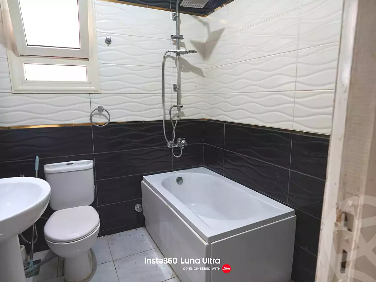 https://aqarmap.com.eg/ar/listing/7303298-for-sale-cairo-new-cairo-compounds-kmbwnd-rwd-lzhr
