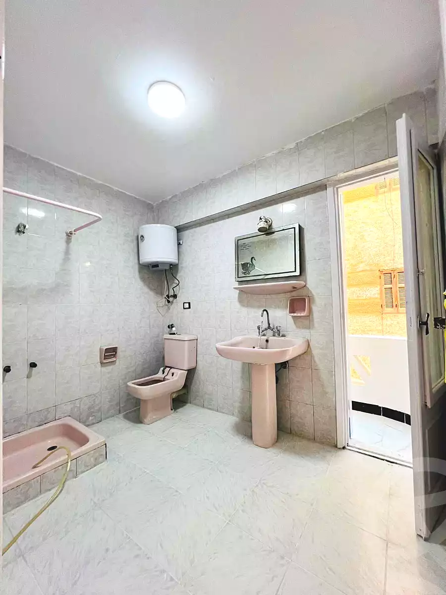 https://aqarmap.com.eg/ar/listing/7303329-for-sale-alexandria-al-agamy-shataa-el-nakheel